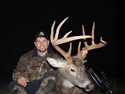 Big Illinois Bucks at Golden Triangle Whitetail