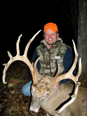 Another Trophy Deer taken with Illinois Ohio Valley Trophy Hunts