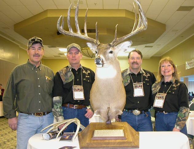 World Record Typical Whitetail - 213 taken by Milo Hanson, 213"