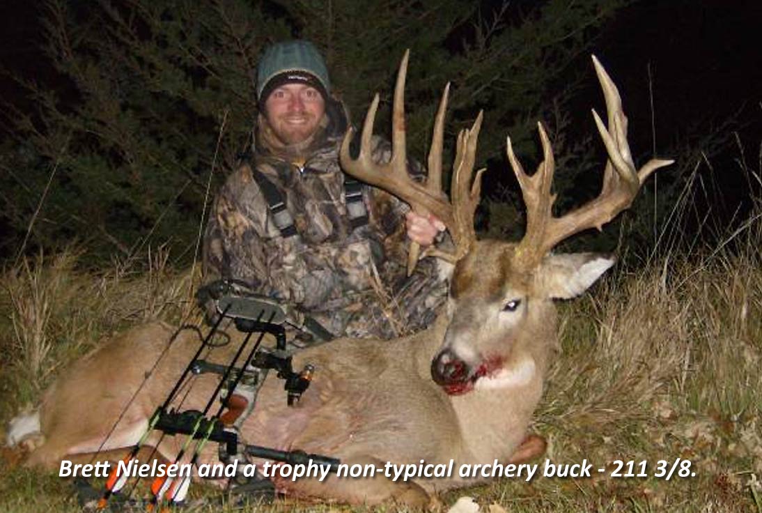 South Dakota Whitetail Deer - Archery Trophy Buck